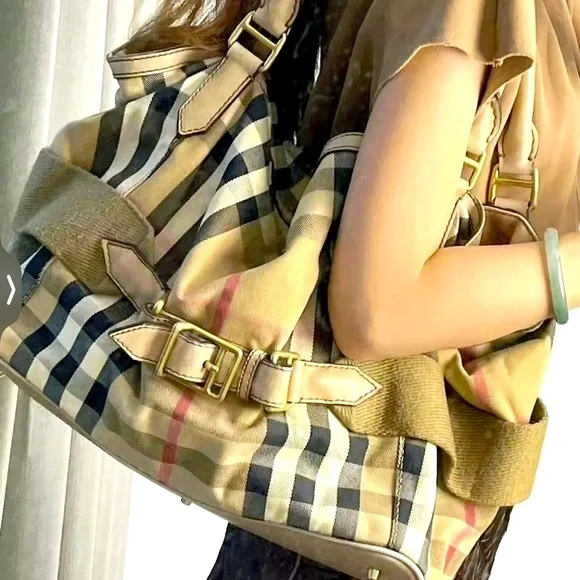 Authentic Burberry  House Check Canvas & Leather Details - Picture 15 of 15